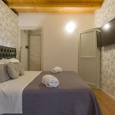 Giardino Giusti House & Court 2*